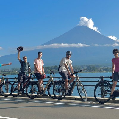 Lake Kawaguchi explorer : e-Bike Guided Tour