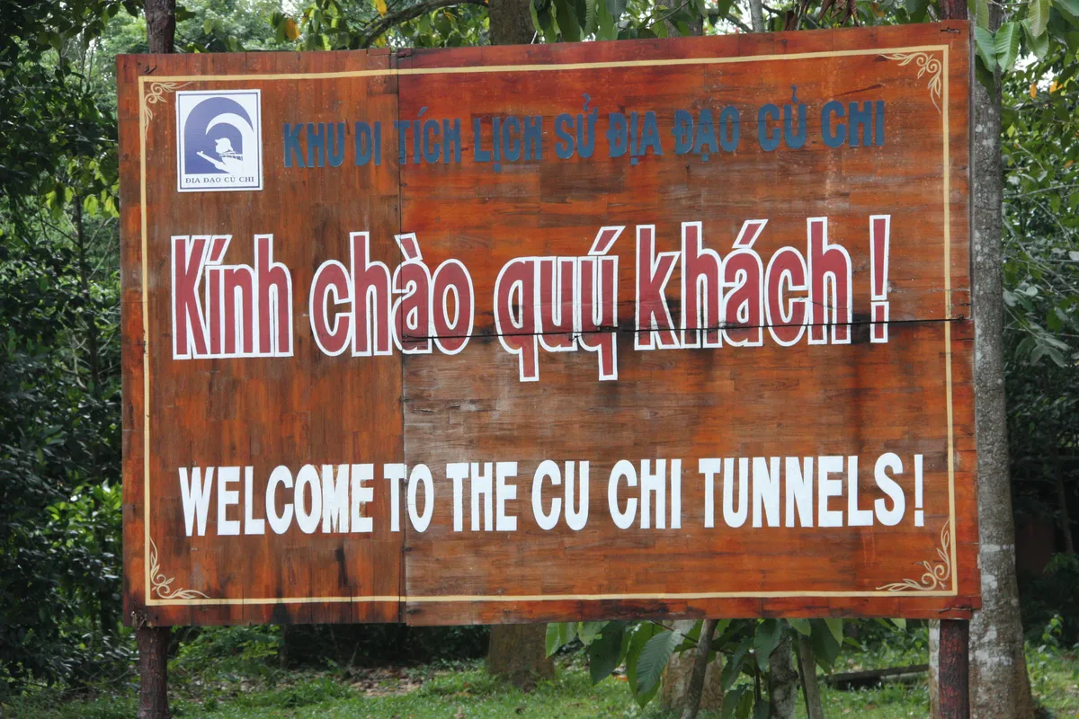 Cu Chi Tunnels and Ho Chi Minh City Highlights Full-Day Tour from HCM