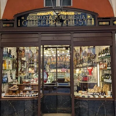 Guided Modena Sightseeing and Food Tour