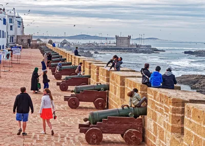 Essaouira 3-Hour Camel Ride at Sunset with Snacks and Djellaba Included