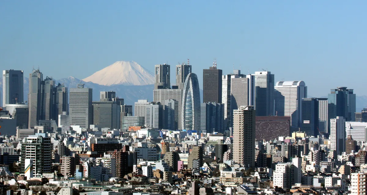 Shibuya Food Tour with 5 Food Stops, Dessert and Drink Included