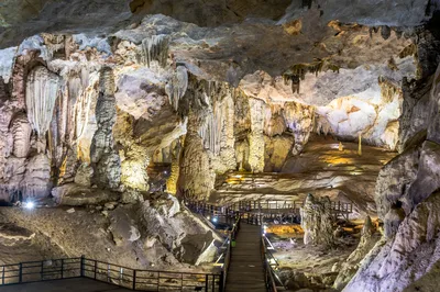 Paradise Cave and Phong Nha Cave 1-Day Tour in Phong Nha-Ke Bang National Park