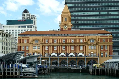 Auckland Half-Day City Sightseeing Tour by Coach with Harbour Bridge and Mt Eden Views