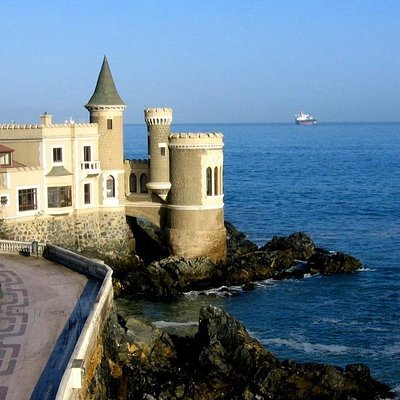 Famous Viña del Mar! Premium Walking Tour with a Native Guide