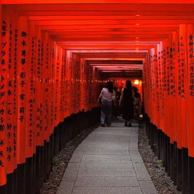 Kyoto: Fushimi Inari Shrine Walking Tour