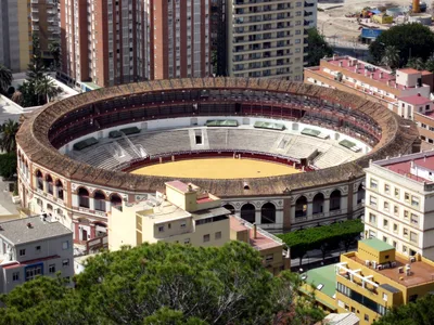 Malaga History Walking Tour 4 Hours: Alcazaba, Roman Theater, Cathedral with Tapas and Wine