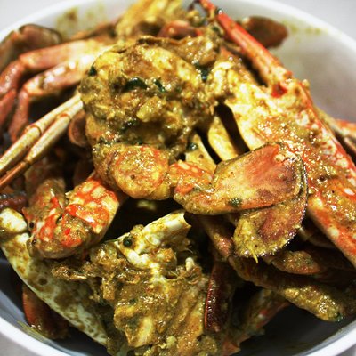 Sri Lankan crab curry feast in a local home, in the heart of Colombo