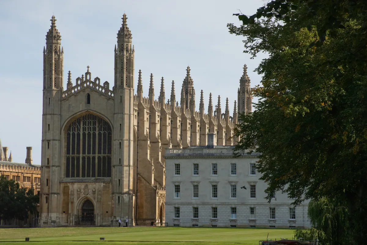Private Cambridge University Walking Tour by Alumni with Optional King's College Chapel Visit