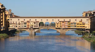 Florence River Cruise on a Traditional Barchetto with Wine