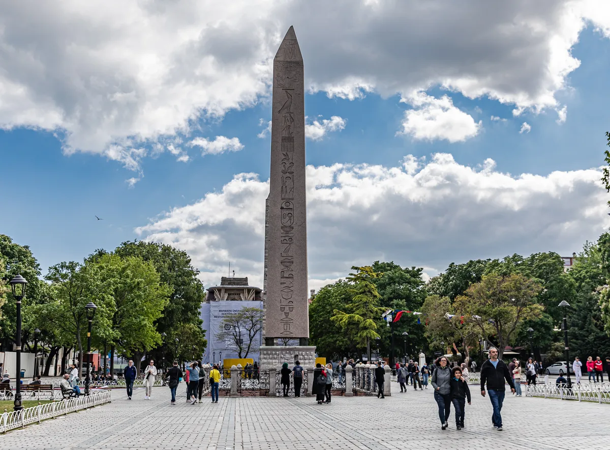 Istanbul Small-Group Walking Tour of Blue Mosque & Hagia Sophia with Tickets