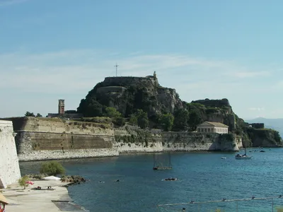 Small-Group Food and Cultural Tour in Corfu with Old Fortress, Spianada Square, and Asian Art Museum