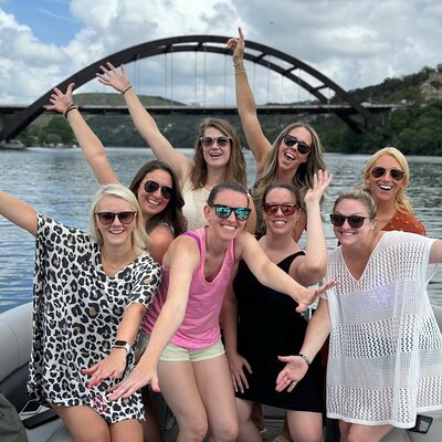 Lake ATX-Boat, Coffee & Views – Daily 2 hrs between 9am-12pm