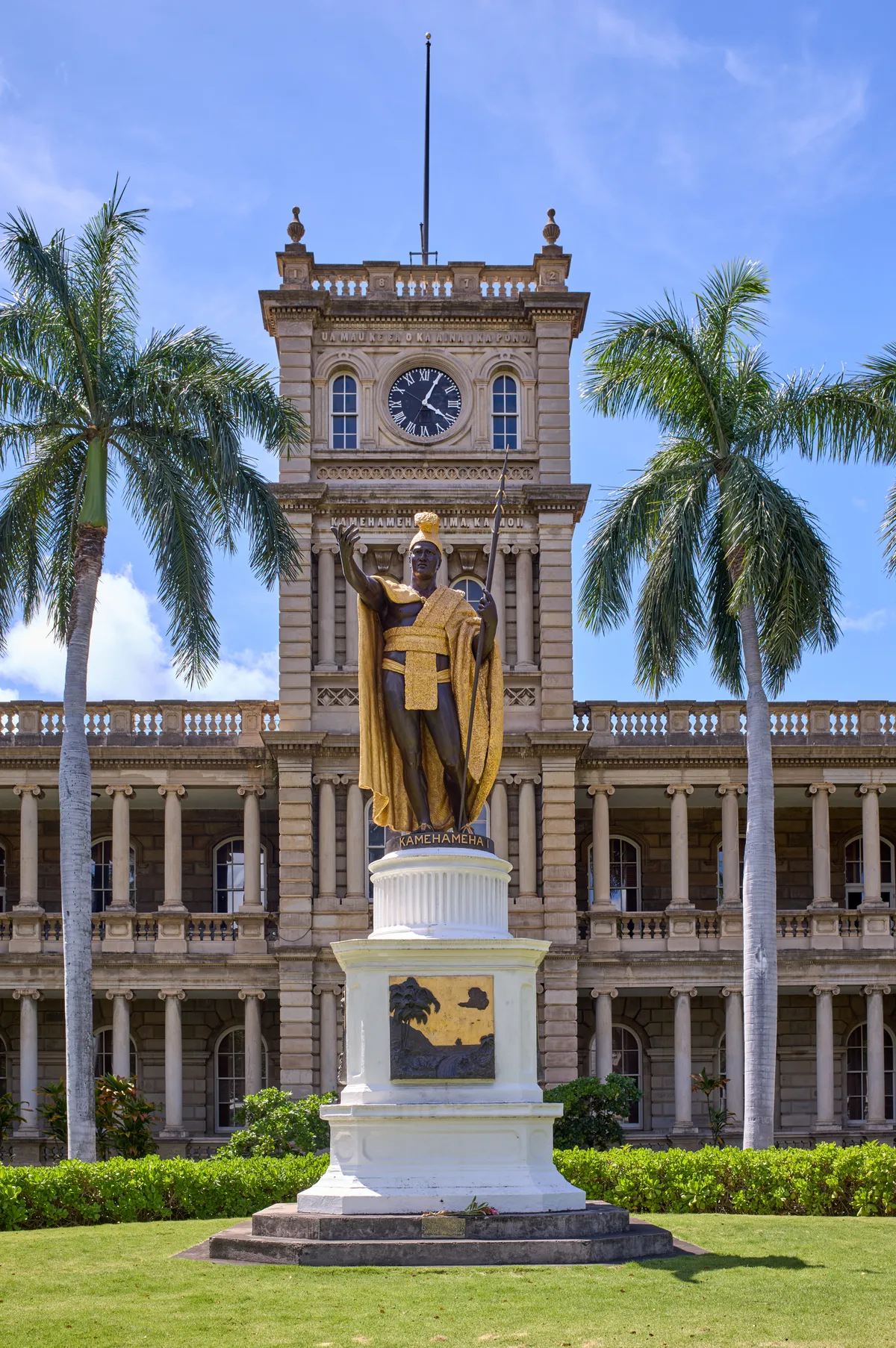 Pearl Harbor, National Memorial Cemetery and Honolulu City Tour
