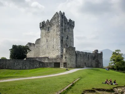 Killarney Jaunting Car Tour to Ross Castle and Killarney National Park