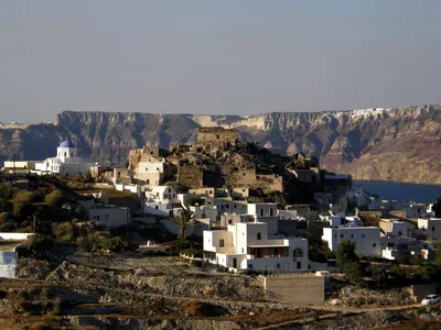 Santorini Day Tour Akrotiri Archaeological Site, Villages, Wine Tasting and Sunset in Oia