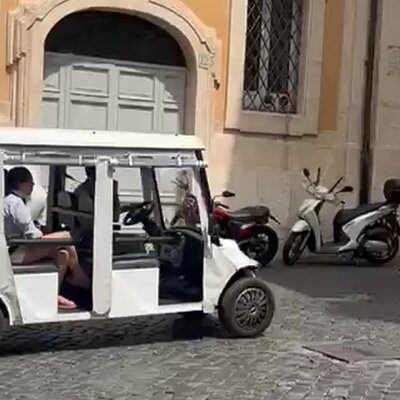 Golf Cart Tour in Quito's Historical Center