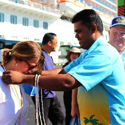 Private Transfer: Coral Coast to Nadi Airport - 5 to 8 Seat Vehicle