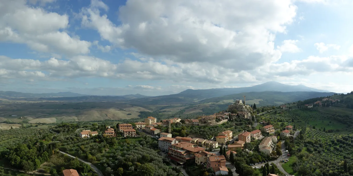 Full-Day Food and Wine Tour of Val d'Orcia and Gladiator's Fields