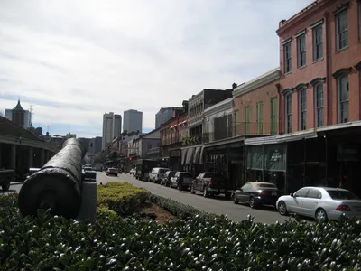New Orleans Garden District 2-Hour Walking Tour Including Buckner Mansion