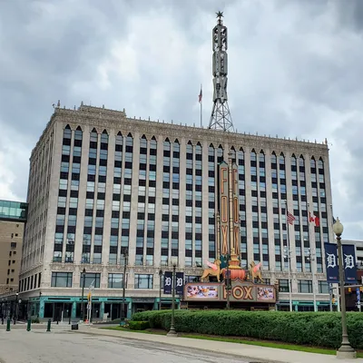 Detroit 2-Hour Tour of Architecture and Local Landmarks