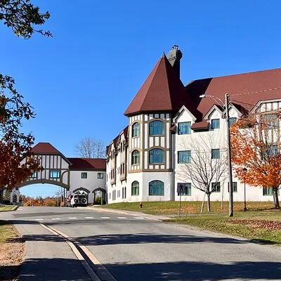 Aquila Center For Cruise Excellence