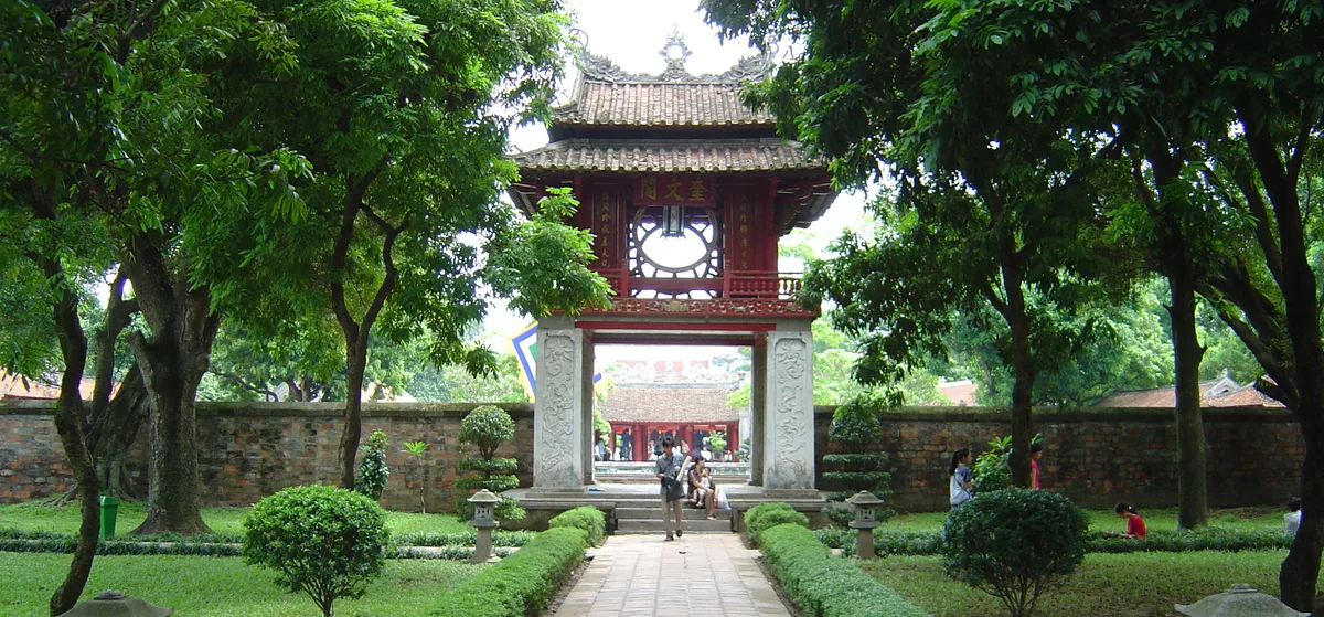 Hanoi Private Walking Tour Including Temple of Literature, Hoan Kiem Lake & Hoa Lo Prison