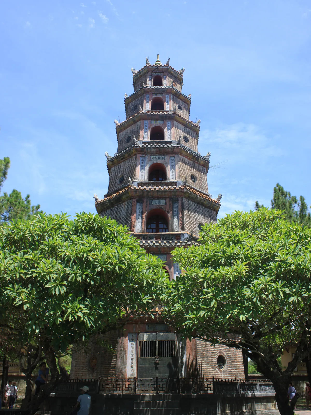 Hue City Deluxe Group Tour Daily (12 pax max)
