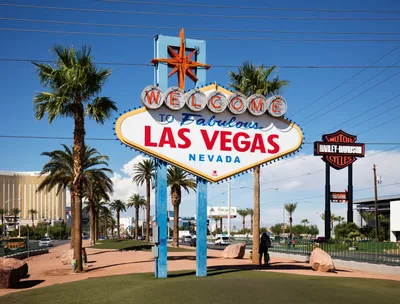 Las Vegas Car Tour: Welcome Sign, Shelby American, WelderUp Rat Rods & Count's Kustoms