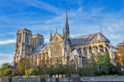 Notre-Dame Cathedral Interior and Exterior Guided Tours with Scheduled Access