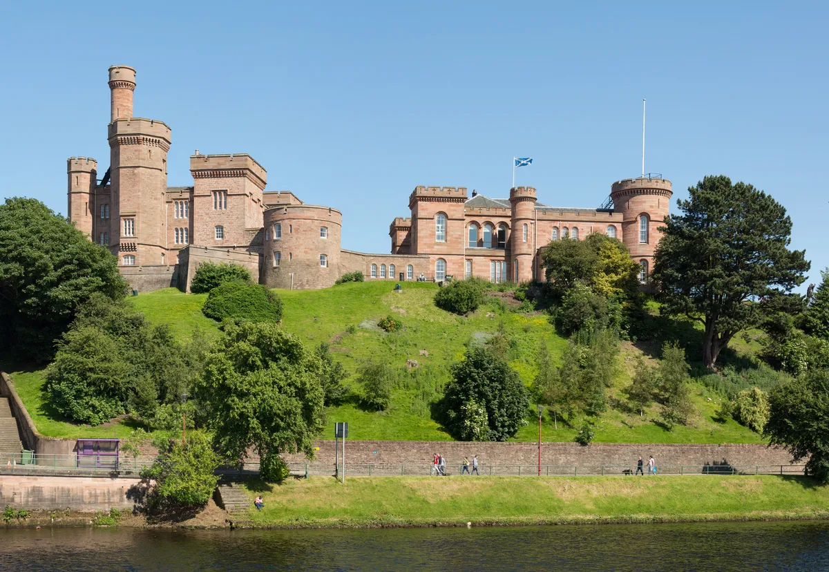 Isle of Skye Full-Day Private Tour from Inverness by Land Rover or Minibus