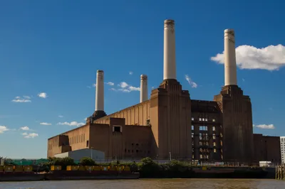 London Uber Boat Single Journey River Thames Cruise between Battersea Power Station and Barking Riverside