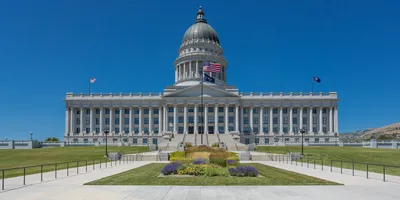 Salt Lake City Trolley Tour with 3 Theatrical Guides and Live Show