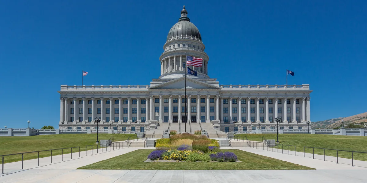 Salt Lake City Trolley Tour with 3 Theatrical Guides and Live Show