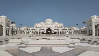 Abu Dhabi small-group guided day trip from Dubai with Sheikh Zayed Grand Mosque and Qasr Al Watan