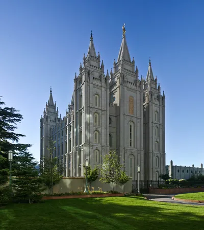 Salt Lake City Guided Bus Tour with Temple Square and Utah State Capitol