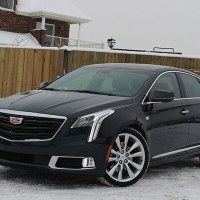 Luxury Car Arrival from Milwaukee Airport MKE to Milwaukee City