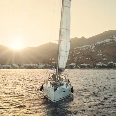 Tolo Sailing