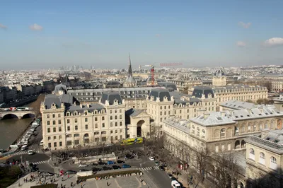 Paris City Center Tip-Based Free Walking Tour with Expert Guide, 2 Hours 15 Minutes