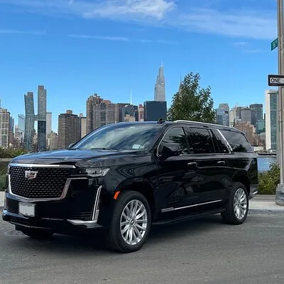 EWR, LGA, JFK Private Airport Transfer in NYC with SUV or Sedan