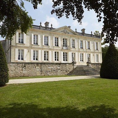 Aquitaine Limousine Wine Tours and Transportation