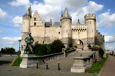 Antwerp Old City 2-Hour Historical Walking Tour with Local Guide