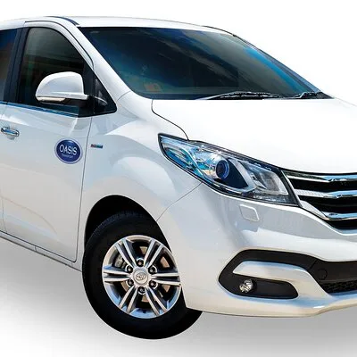 Luxury Van, Private Transfer, Cairns Airport -Trinity Beach.
