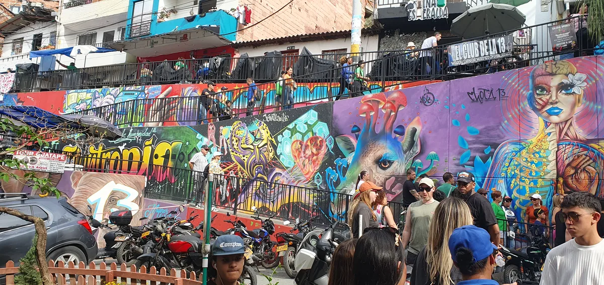 Medellín 3-Hour Private Tour of Commune 13 and Pablo Escobar History