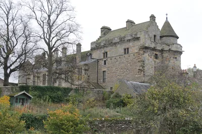 Outlander 1-Day Tour from Edinburgh Visiting Culross, Doune Castle, Linlithgow Palace, and Midhope Castle