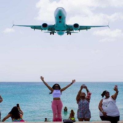 D AND A TAXI SERVICE AND TOURS