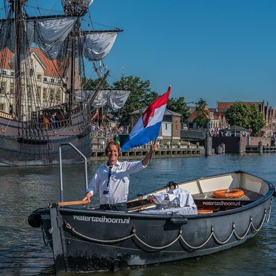 Round trip, Visit The Harbor of the Netherlands with a Electric boat in Hoorn