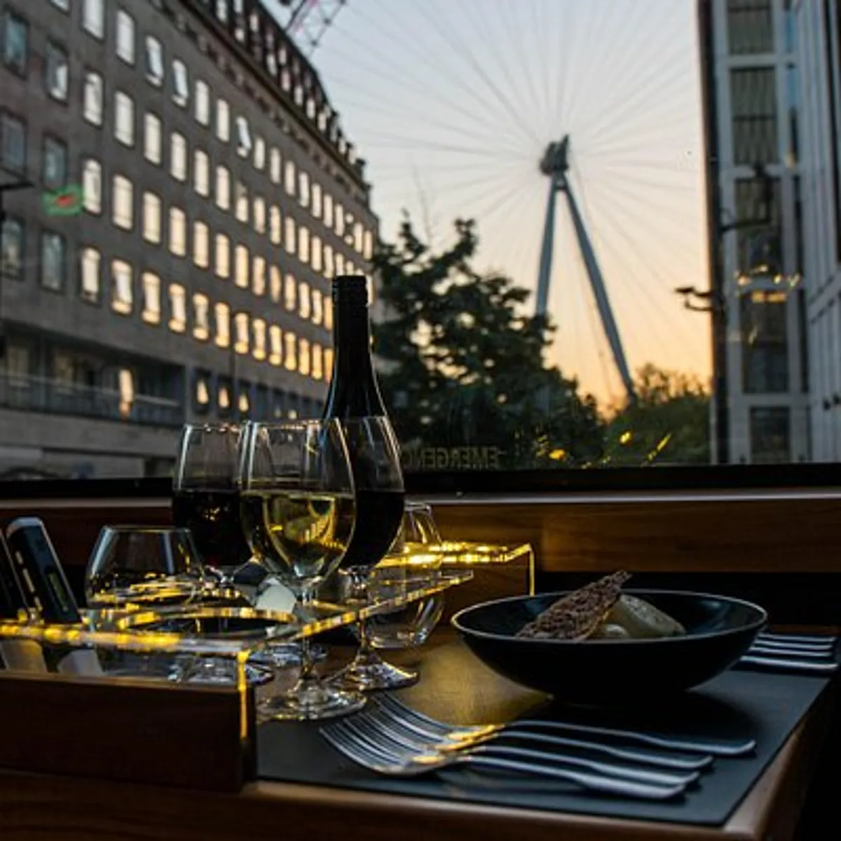 London Luxury Dinner Experience with Panoramic City Views
