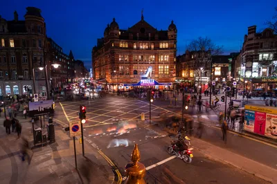 Oxford and Cambridge Universities Tour with Walking Tours and Superior Coach from London