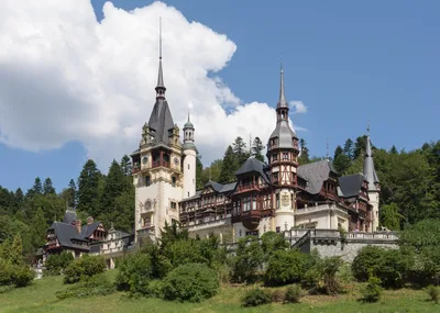 Small-Group Day Trip from Brasov to Bran Castle, Peles Castle and Rasnov Fortress