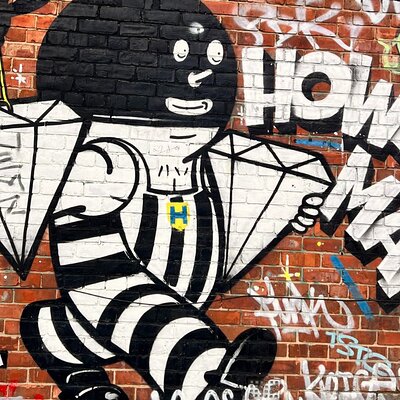 Newcastle Walking Tour: Geordie Culture, Food & Local Stories